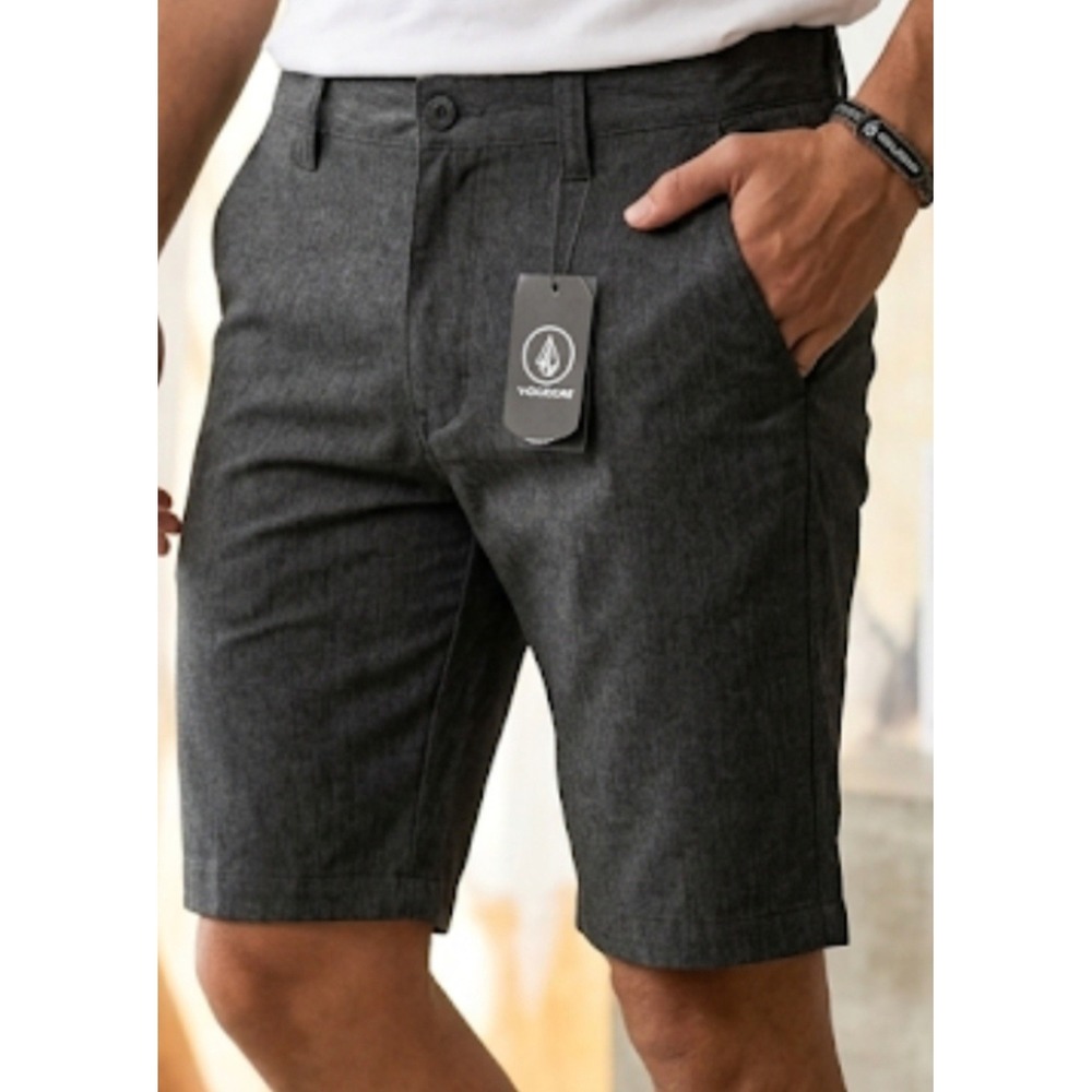 Volcom Men's  Stretch Charcoal Heather Gray Shorts Size 28 NWT
